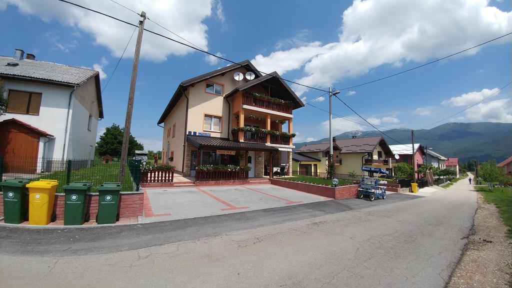 Guest House Mijic Korenica Kültér fotó