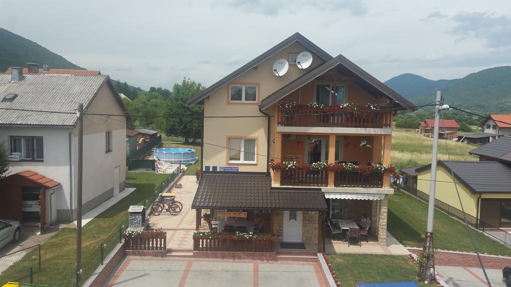 Guest House Mijic Korenica Kültér fotó